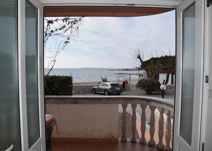 Apartman Blanusa A Povljana