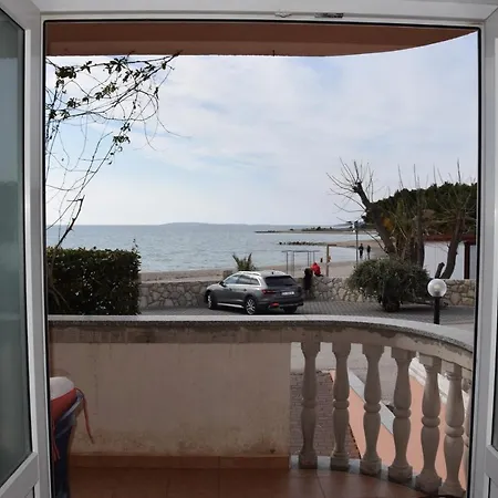 Appartement Blanusa A Povljana